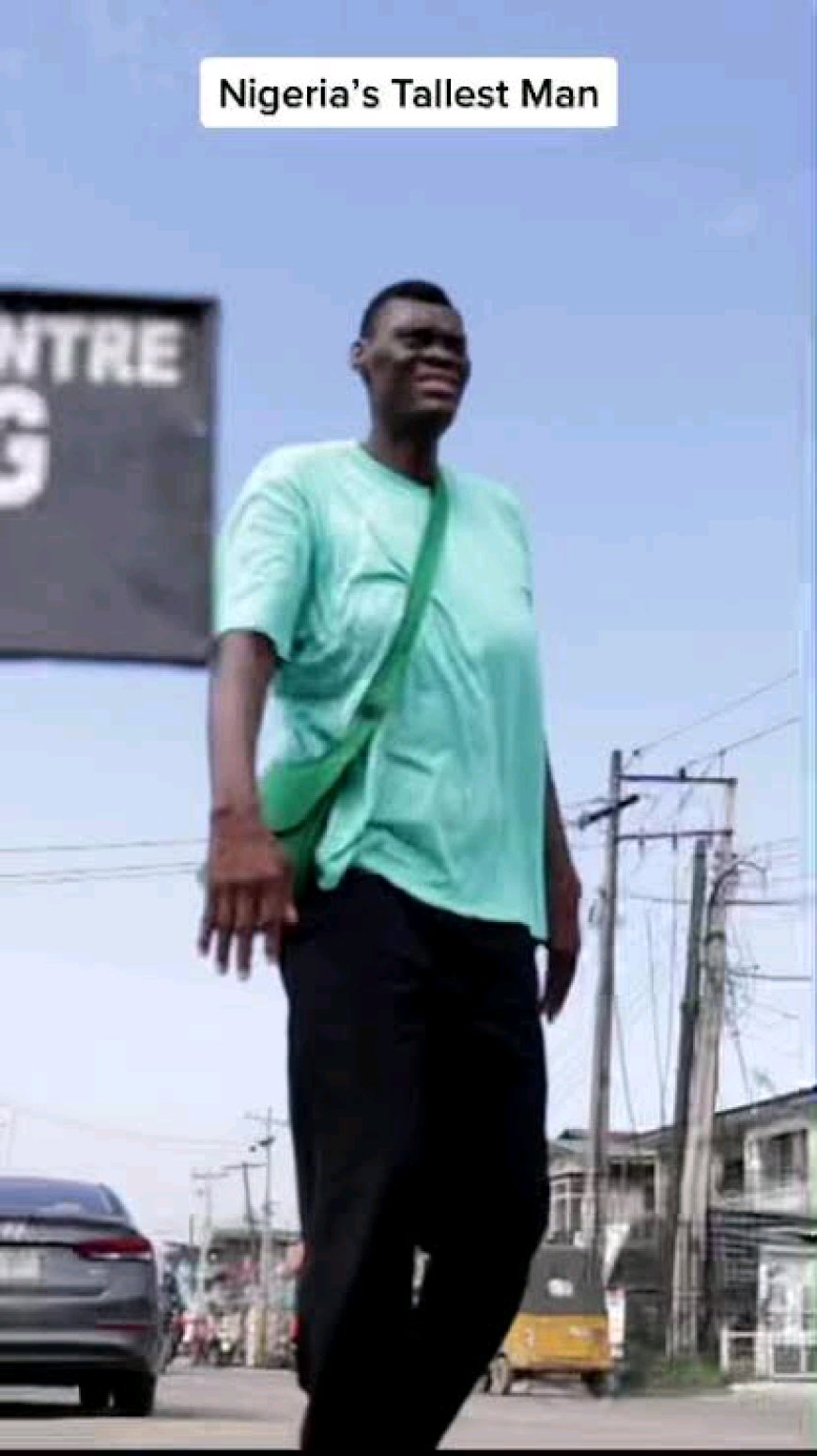 Nigeria's tallest man is Dead